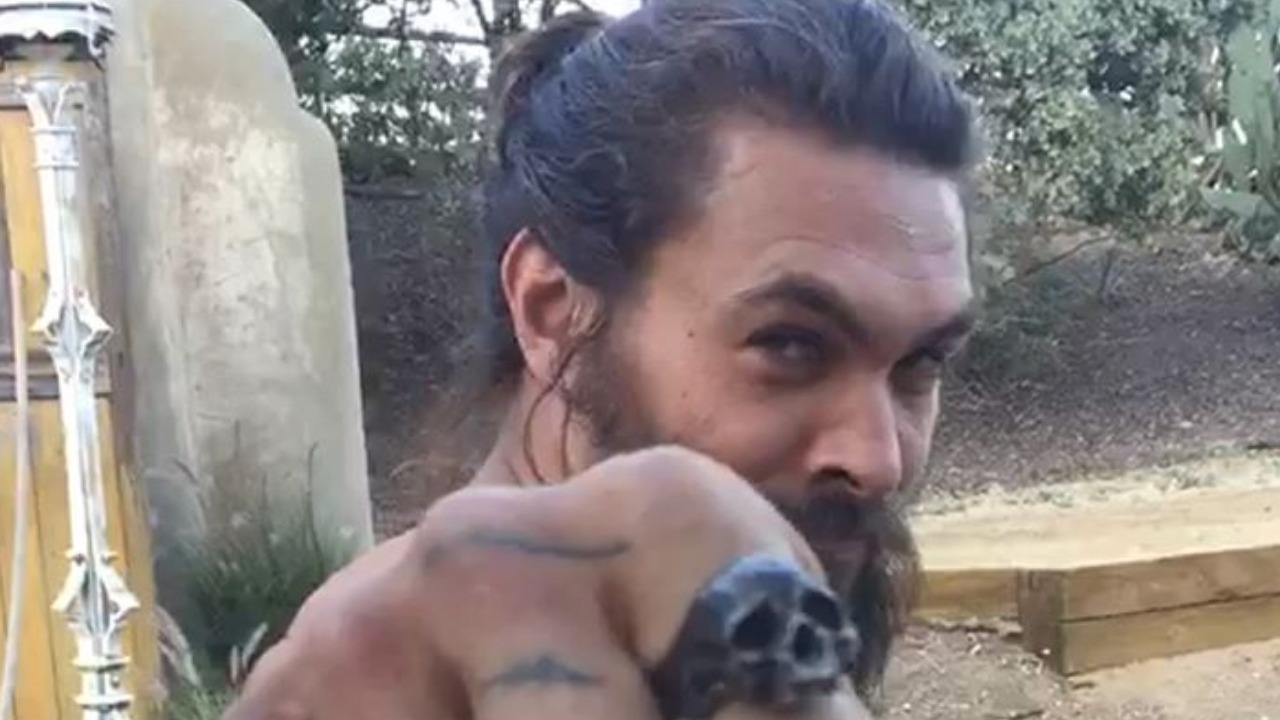 POKAZAO GOLU ZADNJICU: Džejson Momoa iznenadio provokativnim snimkom (FOTO) 2 jysd1wy9 169