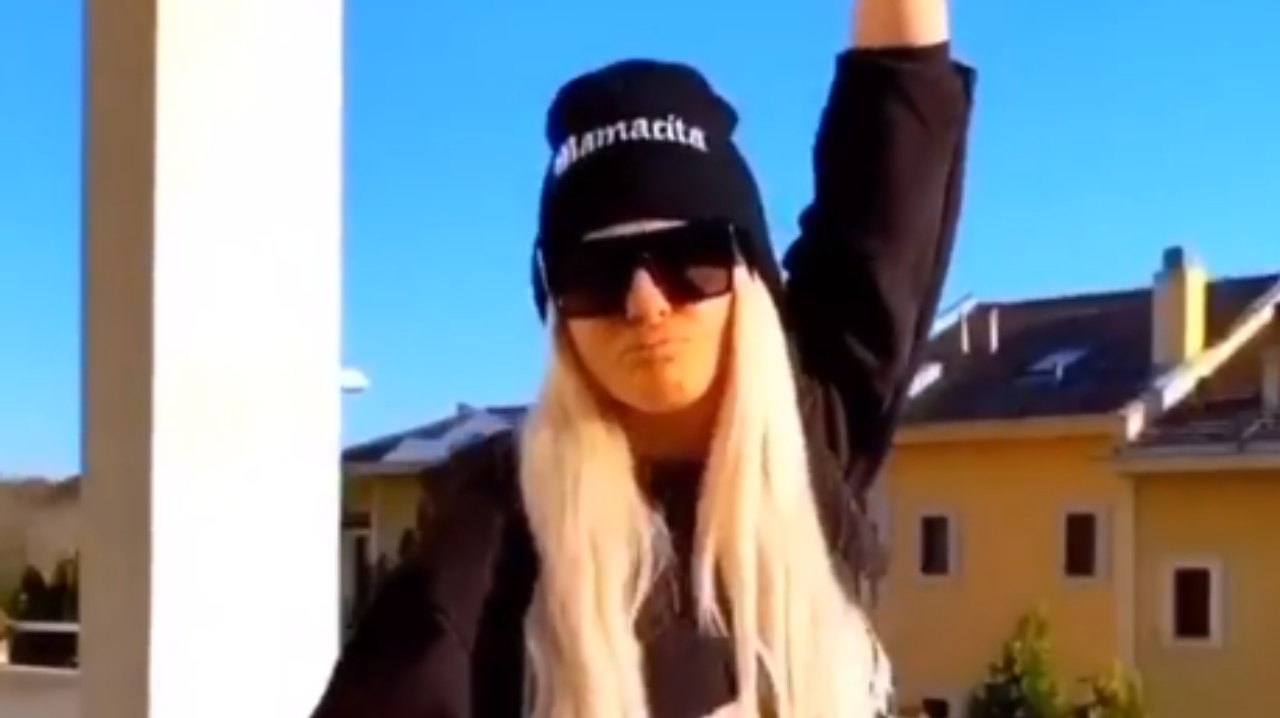 PONOSNA MAJKA: Jelena Karleuša podelila srećne vesti (FOTO) 24 k8r49zn6 169