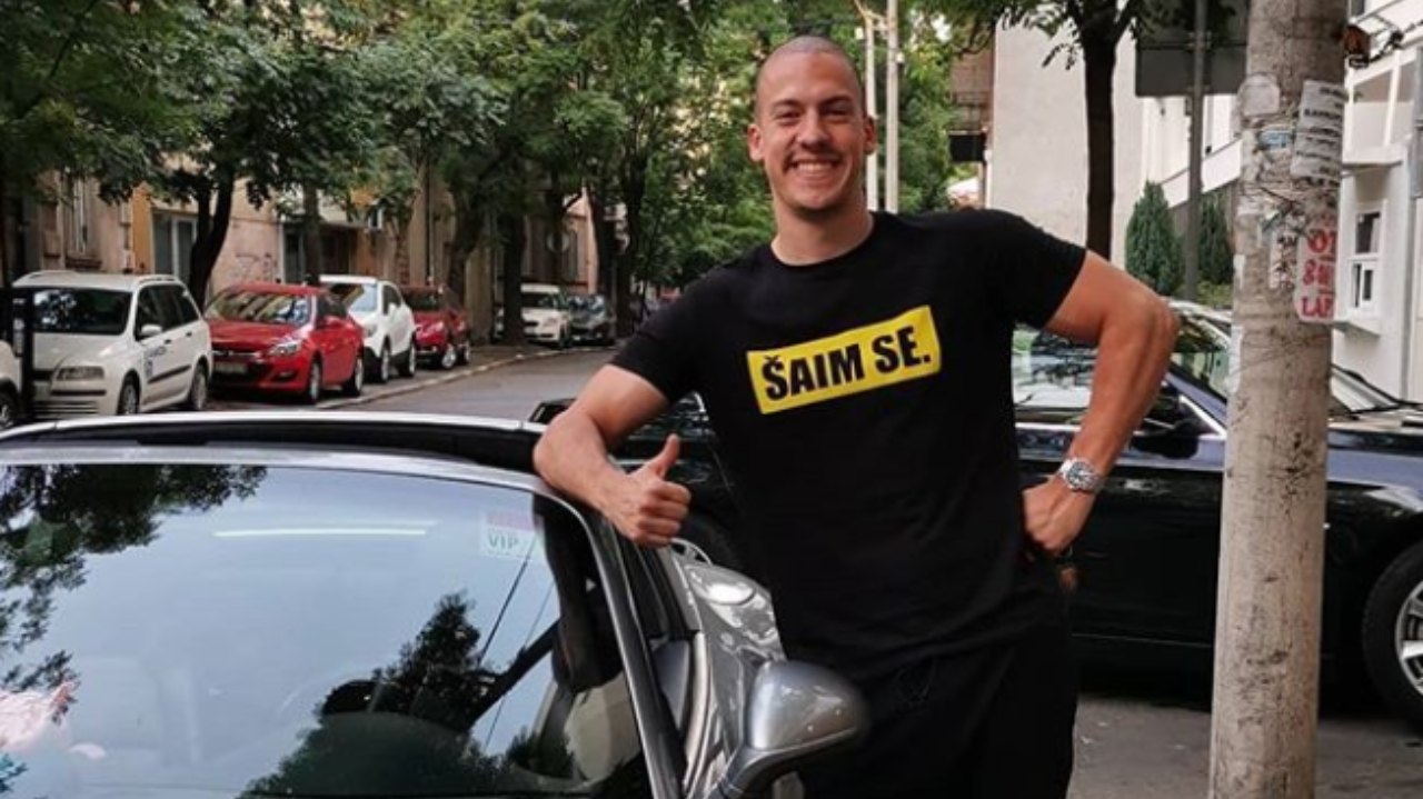 Baka Prase pokazao devojku u nesvakidašnjem izdanju (FOTO) 20 kaf5wqx5 169