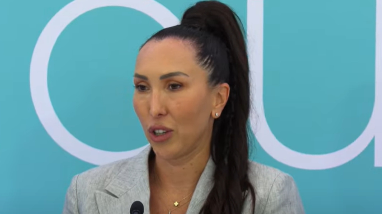 STIŽE PRINOVA: Naša bivša teniserka čeka devojčicu 1 khynszbv 169