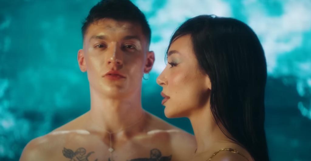 NOVI ALBUM EDITE ARADINOVIĆ IZAZVAO LAVINU KOMENTARA: Jedan stih privukao je posebnu pažnju, TikTok bruji o ovoj pesmi! 1 edita