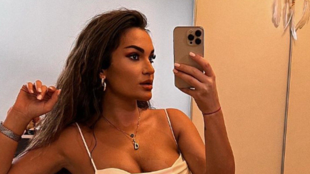"48 DANA KASNIJE": Tamara Milutinović u uskim helenkama ODUŠEVILA sve figurom nakon porođaja (FOTO) 7 lmg1d1db 169