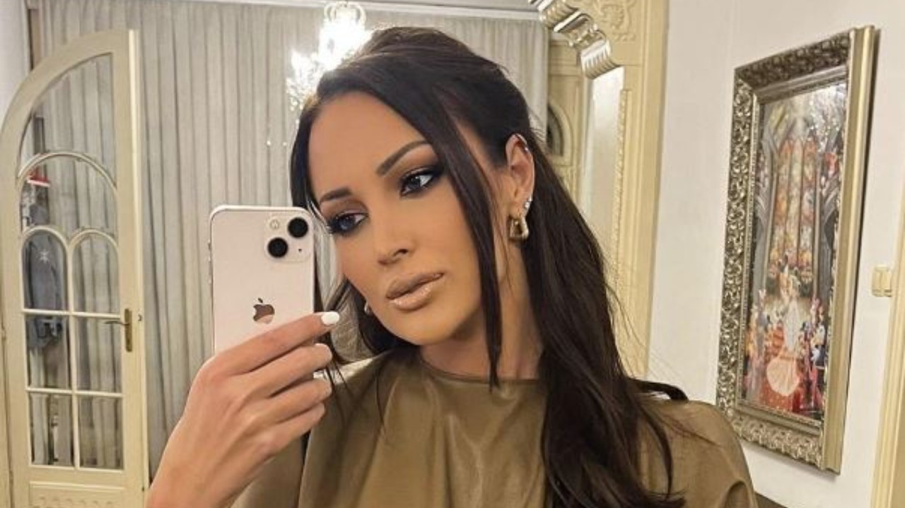 "MAJKA JE DOBILA OTKAZ I ŽRTVOVALA JE SVE ZBOG MENE": Aleksandra Prijović se otvorila na koncertu u Zagrebu, pa izjavom rasplakala sve! 6 ln8nqh6a 169