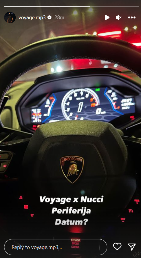 NAKON ODMORA U DUBAIJU, SEO ZA VOLAN LUKSUZNOG AUTOMOBILA: Vojaž novom fotografijom zaintrigirao fanove (FOTO) 2 Foto:Printscreen/Instagram:voyage.mp3