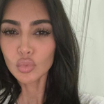 KIM KARDAŠIJAN POTPUNO ISKOPIRALA SELMU HAJEK: Nakon snimka koji je podelila na Instagramu, glumica joj se javno obratila! (VIDEO) 2 Foto:Printscreen/Instagram:kimkardashian