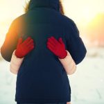 DNEVNI HOROSKOP ZA 9. JANUAR: Lavovi, kontrolišite svoju impulsivnost, Škorpije, obratite pažnju na nečije signale 5 par ljubav zima astro horoskop praznici nova godina device