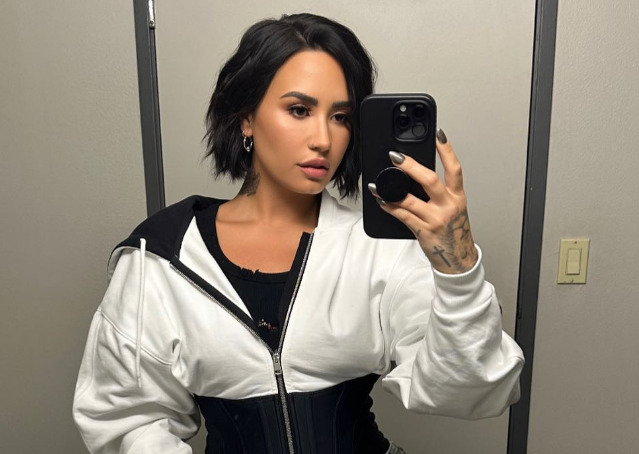 GODINAMA SE SPEKULIŠE O NJIHOVOM ODNOSU: Demi Lovato prokomentarisala viralnu reakciju Tejlor Svift na njen nastup 1 demi lovato