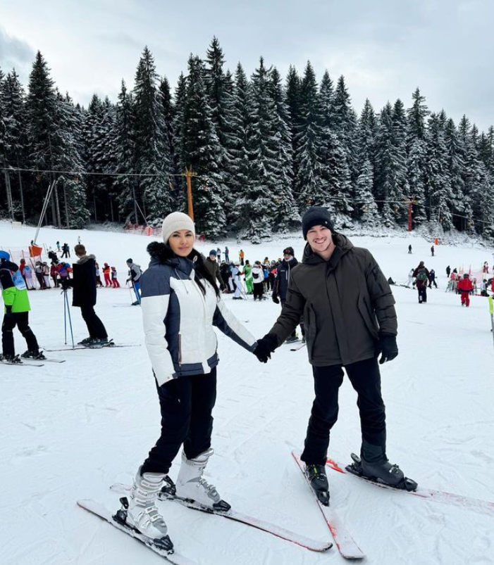ODMOR SA CELOM PORODICOM: Tanja Savić otputovala sa sinovima, pa pokazala kako se slažu sa njenim novim dečko (FOTO) 3 tanja savić