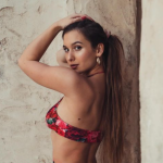 Pratioci ne veruju da se porodila pre samo šest meseci! Adriana Kadar fotkama u kupaćem izazvala lavinu komenatara (FOTO) 5 adriana kadar