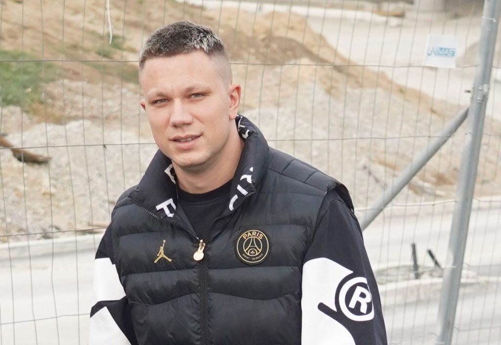 Isplivale retke fotografije iz porodičnog albuma Relje Popovića: Ovako je popularni reper izgledao u detinjstvu (FOTO) 1 relja