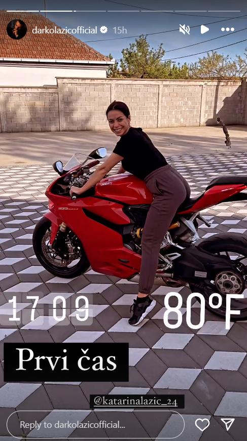 Lazići zamenili uloge: Katarina provozala besnu mašinu, Darko kroz osmeh pružio podršku supruzi 2 Screenshot 2024 04 08 092145