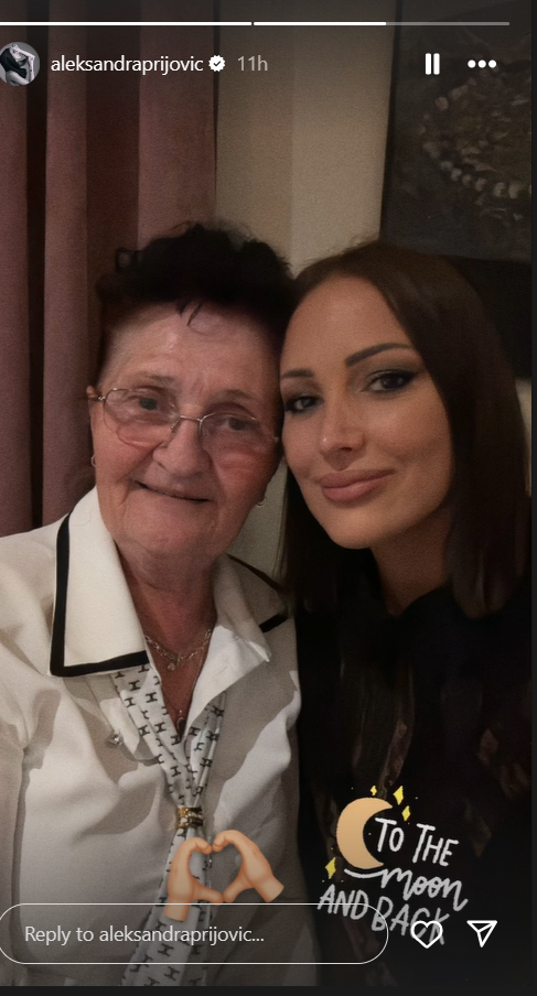 "Do meseca i nazad": Aleksandra Prijović se emotivnim rečima obratila važnim osobama u svom životu, objavom raznežila sve (FOTO) 2 app