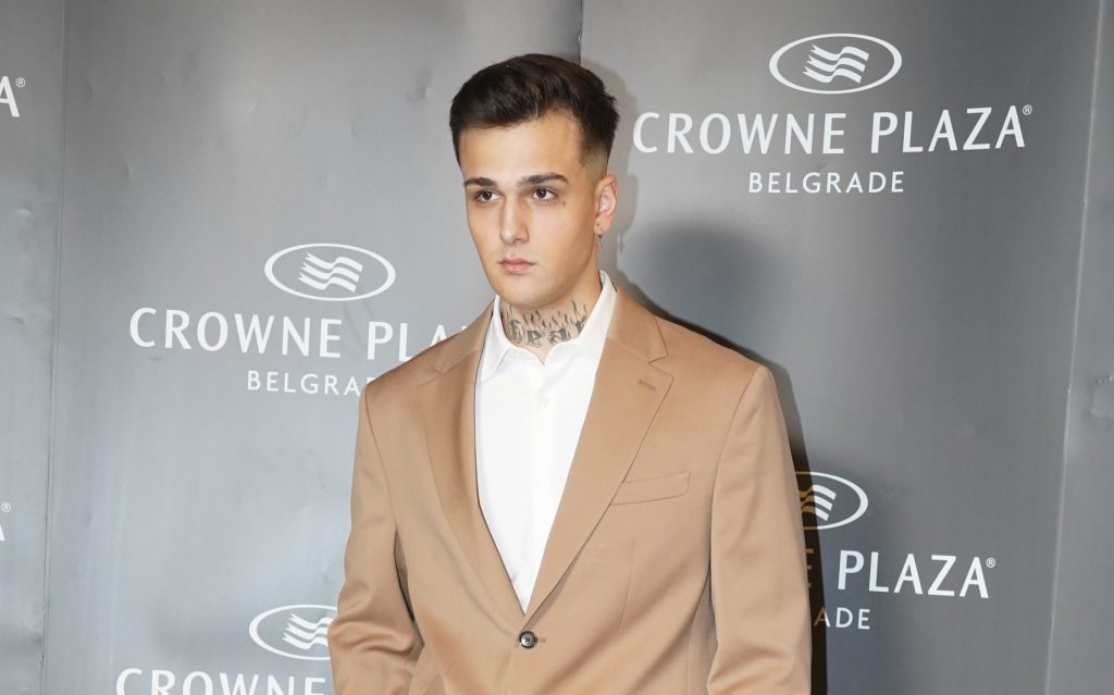 Da li prepoznajete našeg popularnog tiktokera? Ljubavnim životom privlačio je veliku pažnju, a sada pokazao da je odmalena važio za zavodnika (FOTO) 1 devito 23052023 0130