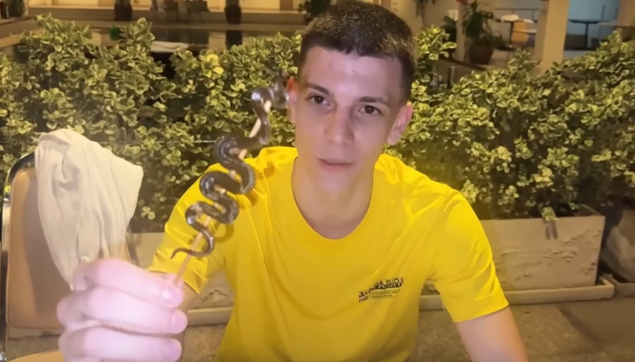 Srpski jutjuberi zarađuju basnoslovne cifre: Ovo je lista naših najplaćenijih influensera u 2024 - od njihove zarade će vam se zavrteti u glavi! 4 Screenshot 2024 05 15 145535