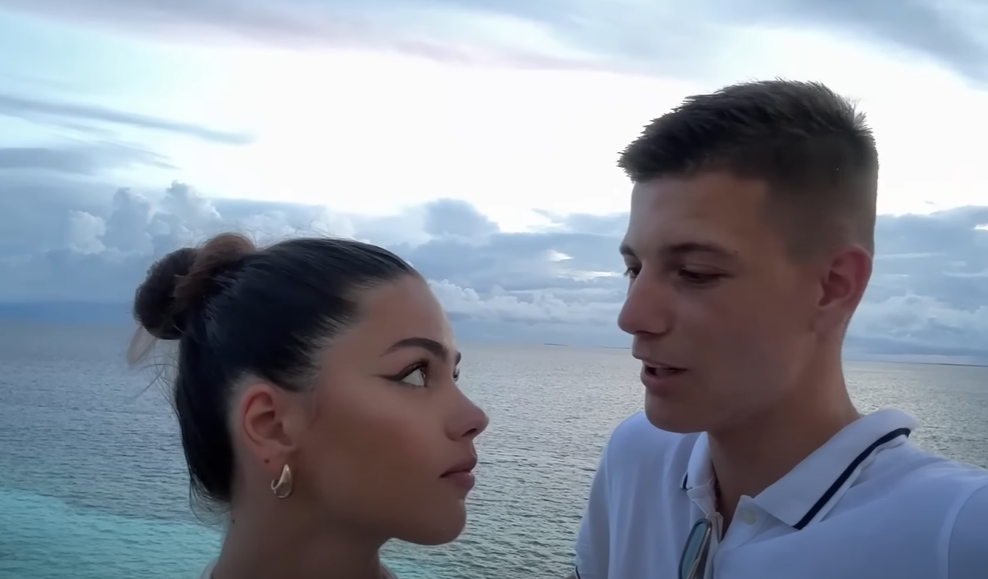Ana i Janko čekaju bebu? Popularni jutjuberi neočekivanim priznanjem oduševili fanove, o njihovom novom snimku bruje mreže (VIDEO) 7 Screenshot 2024 05 20 103201
