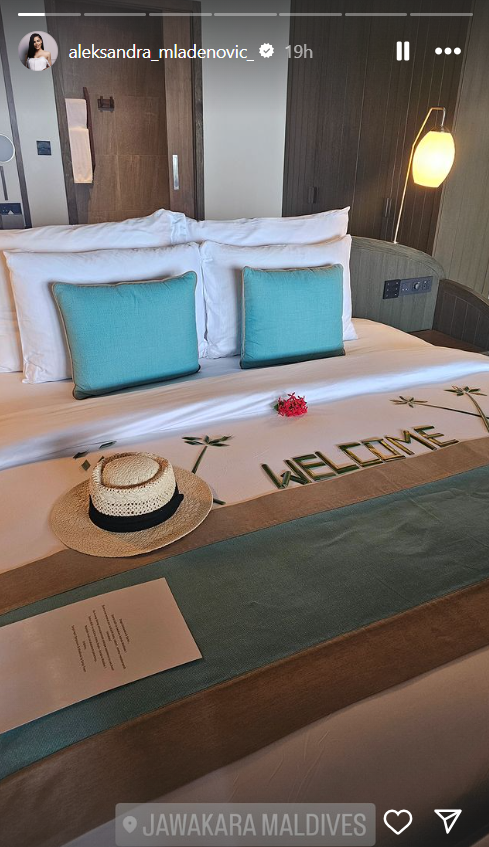 Kraljevski bračni krevet i pogled na najlepšu plažu Maldiva: Aleksandra Mladenović sa novim dečkom uživa u luksuznom putovanju koje oduzima dah (FOTO) 2 mladenovic