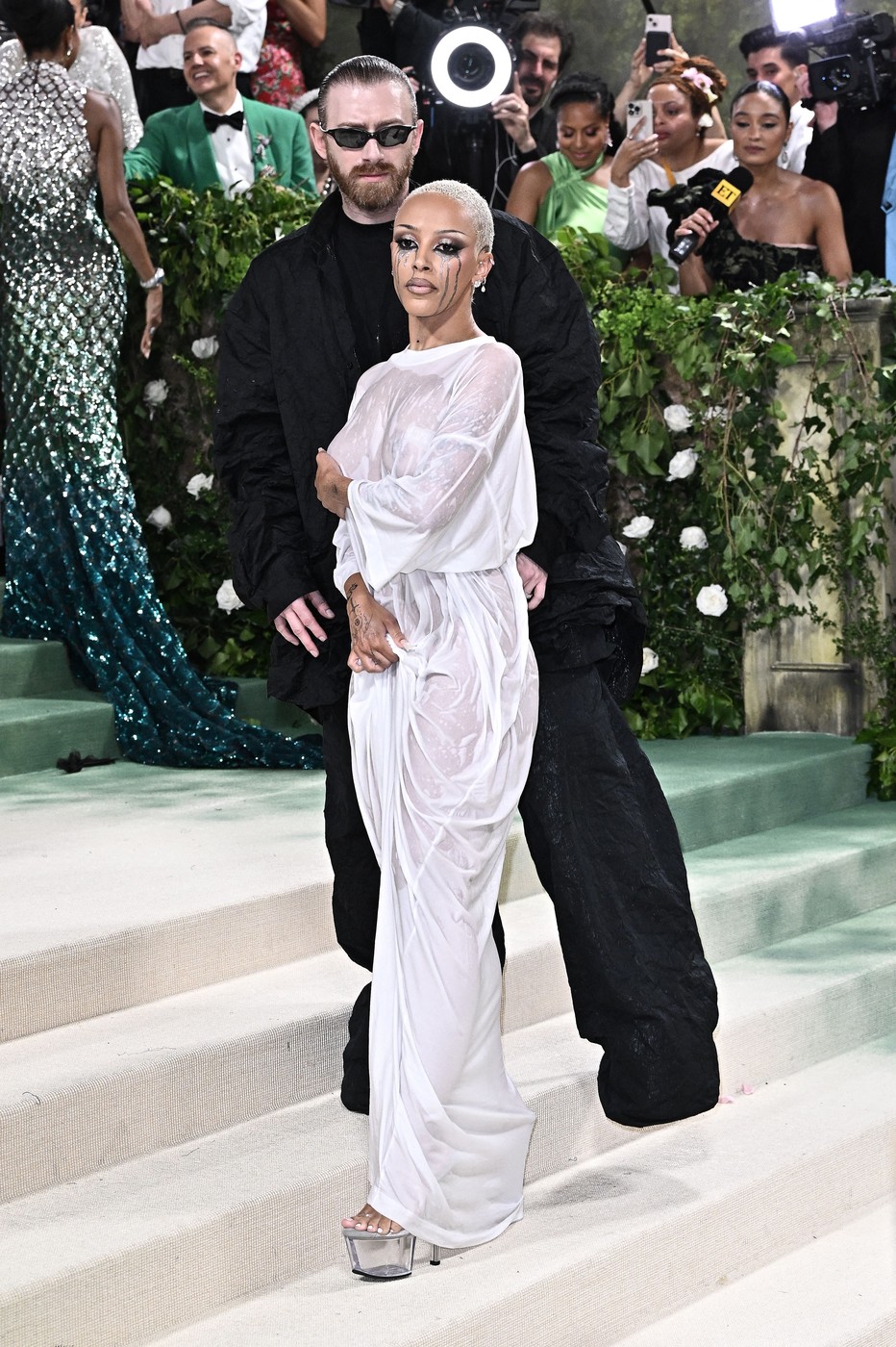 Doža Ket, Kardi Bi i - Jelena Karleuša! Šta to povezuje našu pevačicu i ekstravagantne kreacije sa Met Gale o kojima bruji svet? 7 profimedia 0870843568