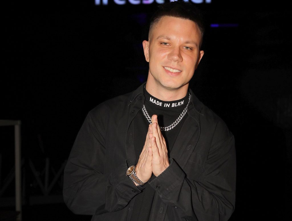 "Podiže muzičku scenu na jedan viši nivo": Relja Popović najavio novi projekat - ''Stro6eri'' stiže 22. maja, fanovi ne kriju oduševljenje! 1 relja 2
