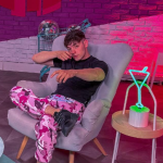 "Nikada više to ne bih uradio": Petrov progovorio o vezi sa OBOŽAVATELJKOM, pa otkrio detalje iz privatnog života (VIDEO) 2 URFAV