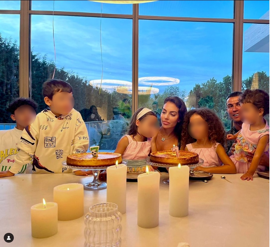 Kristijano Ronaldo pokazao nežnu stranu: Fudbaler obeležio važan dan, pa se javno obratio članovima porodice emotivnom porukom (FOTO) 3 image 2024 06 07 115201226