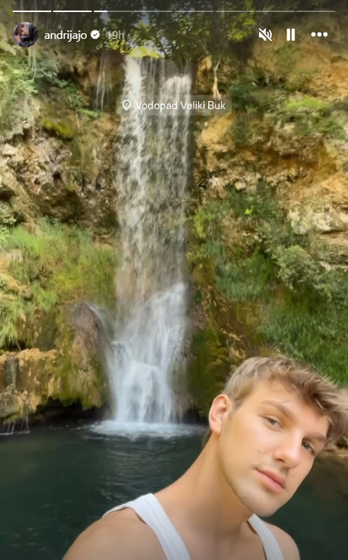 "Juče žurke, blud i nemoral, a danas učenje, manastir i priroda": Naš poznati influenser novim objavama privukao veliku pažnju, pa izazvao burne komentare 2 image 2024 06 17 121925066