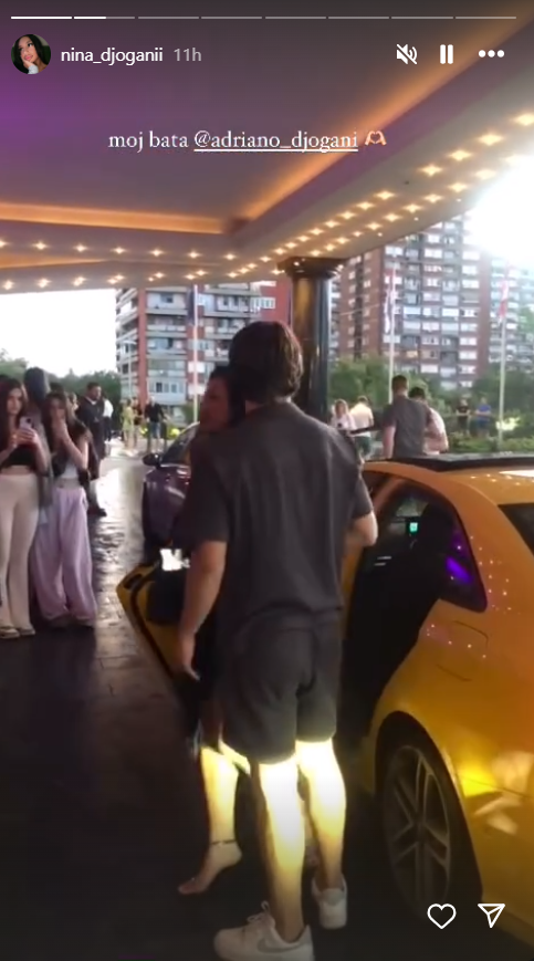 "Crni labud": Nina Đogani na maturskoj večeri privukla sve poglede prisutnih, jedna osoba se nije odvajala od nje (FOTO/VIDEO) 2 ninadjogani