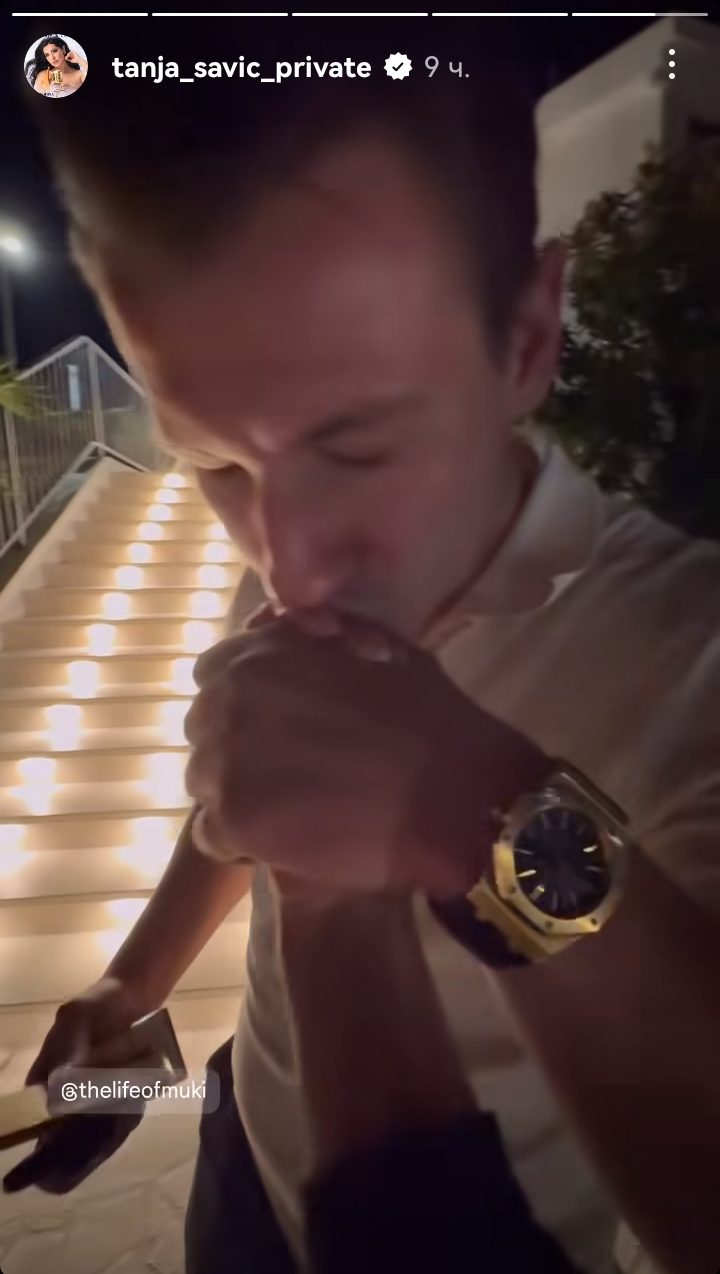 Tanja Savić se ne odvaja od 11 godina mlađeg dečka: Par uživa na luksuznom putovanju, pilot jednim gestom pokazao da je pravi džentlmen 3 Screenshot 20240726 103031 com.instagram.android e1721983050773