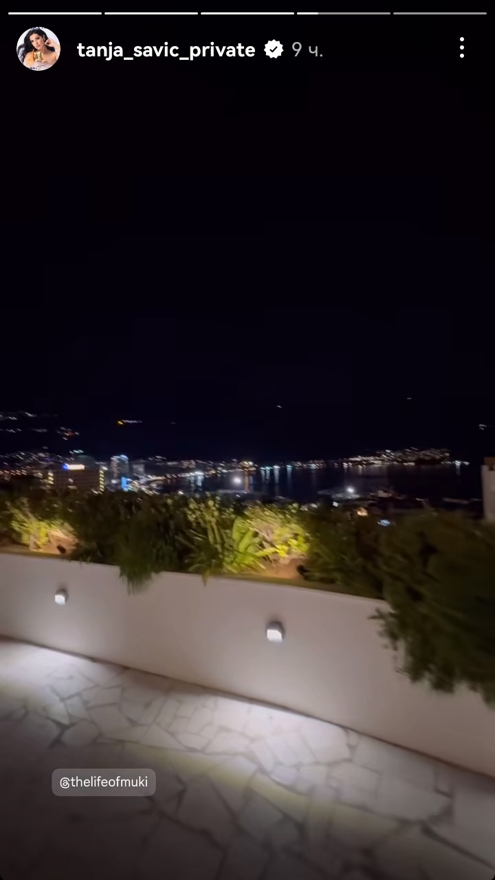 Tanja Savić se ne odvaja od 11 godina mlađeg dečka: Par uživa na luksuznom putovanju, pilot jednim gestom pokazao da je pravi džentlmen 2 Screenshot 20240726 103058