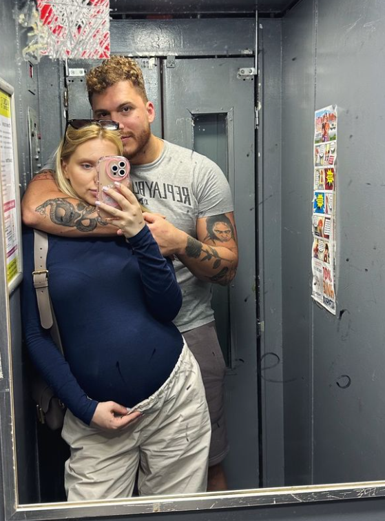 Popularna influenserka čeka dete sa našim vaterpolistom: Jelena proslavila veliki uspeh "delfina", pa se nežnim rečima obratila svom vereniku (FOTO) 2 Screenshot 2024 08 12 103240