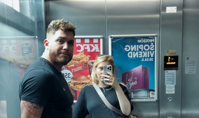 Nakon osvojenog zlata, vaterpolista i influenserka izgovorili sudbonosno "da": Mlada u poodmakloj trudnoći zablistala na intimnoj proslavi (FOTO) 1 Screenshot 2024 08 16 094031