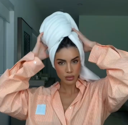 Nazivaju je najlepšom influenserkom na svetu, a ovo je tajna njene lepote: Omiljena beauty blogerka otkriva 4 najvažnija koraka za savršen izgled 2 Screenshot 2024 08 27 140048