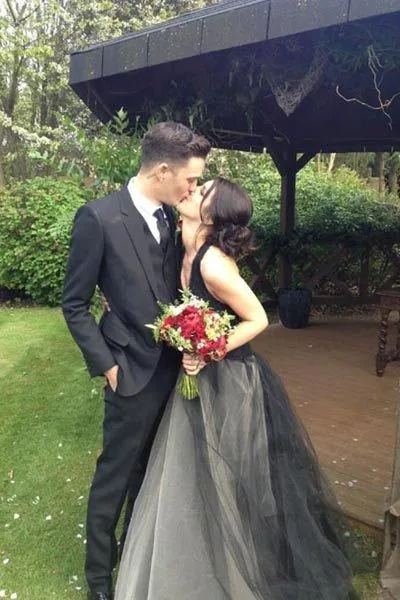 6075005483cf shenae grimes wedding dress a.jpg