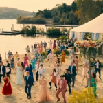 Ples iz trenutno najpopularnije Netfliksove serije postao viralni TREND na Tiktoku: Influenseri oduševljeni koreografijom, a glumci se protivili snimanju ove scene 6 Screenshot 2024 09 13 161404