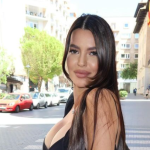 "Ova žena se porodila?!" Ana Rajković šokirala izgledom samo tri nedelje nakon porođaja, komentari na njen račun ne prestaju da se nižu (FOTO) 6 Screenshot 2024 09 24 153003