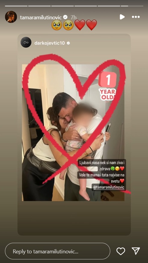 Luksuzni ukrasi, nezaboravna zabava i poznati gosti: Tamara Milutinović i Darko Jevtić priredili zabavu za pamćenje, a povod je nikad lepši (FOTO) 2 blur photo.com 1725523065