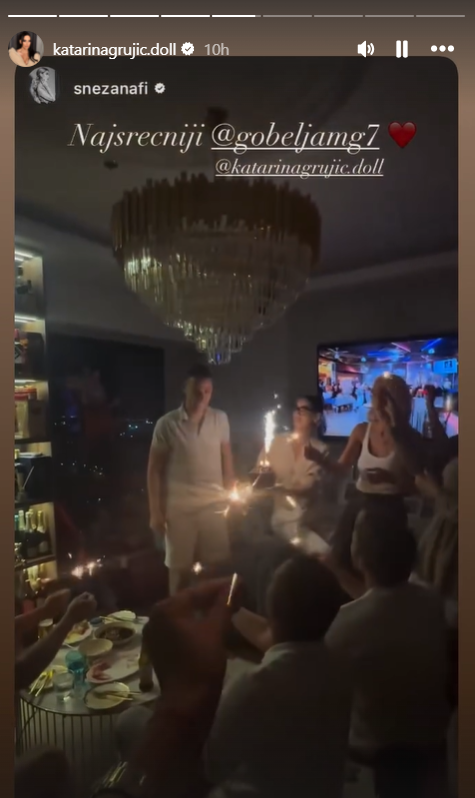 Torta, vatromet, prskalice i odabrano društvo: Supruga našeg fudbalera priredila izabraniku rođendansku proslavu za pamćenje 2 image 2024 09 13 111142144