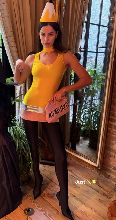 Dok se poznate dame utrkuju da pokažu svoje obline na maskenbalu, Irina Šajk se pojavila u nikad jednostavnijem izdanju i - održala lekciju svima! (FOTO) 2 2118792