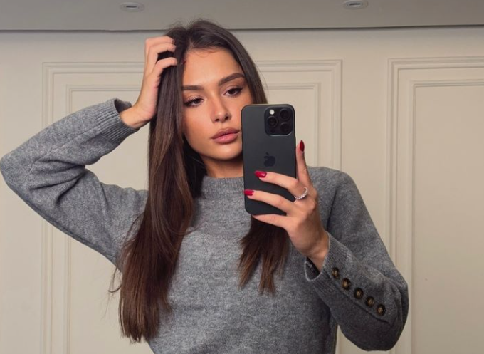 "Sklonila se od onog prasca!": Anja Bla podigla prašinu fotkama sa zgodnim dečkom - zbog njega je otišla u drugu državu, a svi se pitaju samo jedno! (FOTO) 1 Screenshot 2024 10 14 092849
