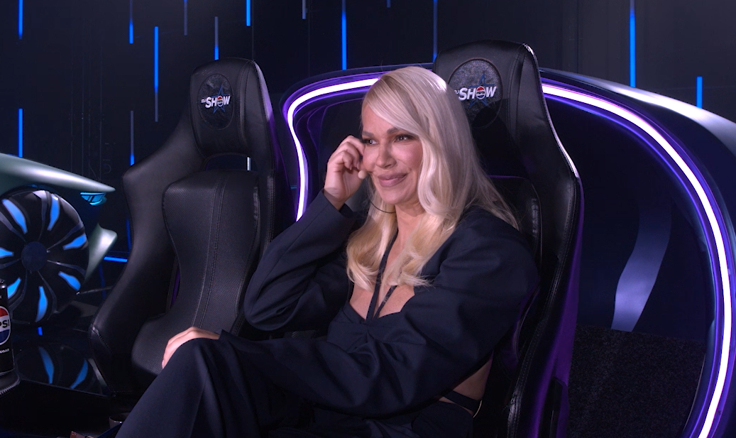 Bivši finalisti IDJShow-a spektakularnim nastupom otvorili 6. epizodu! Na velikom stejdžu Amna, Mahrina, Đana, kandidati pred velikim izazovom, stižu i iznenađenja! 9 Screenshot 2024 10 24 135955