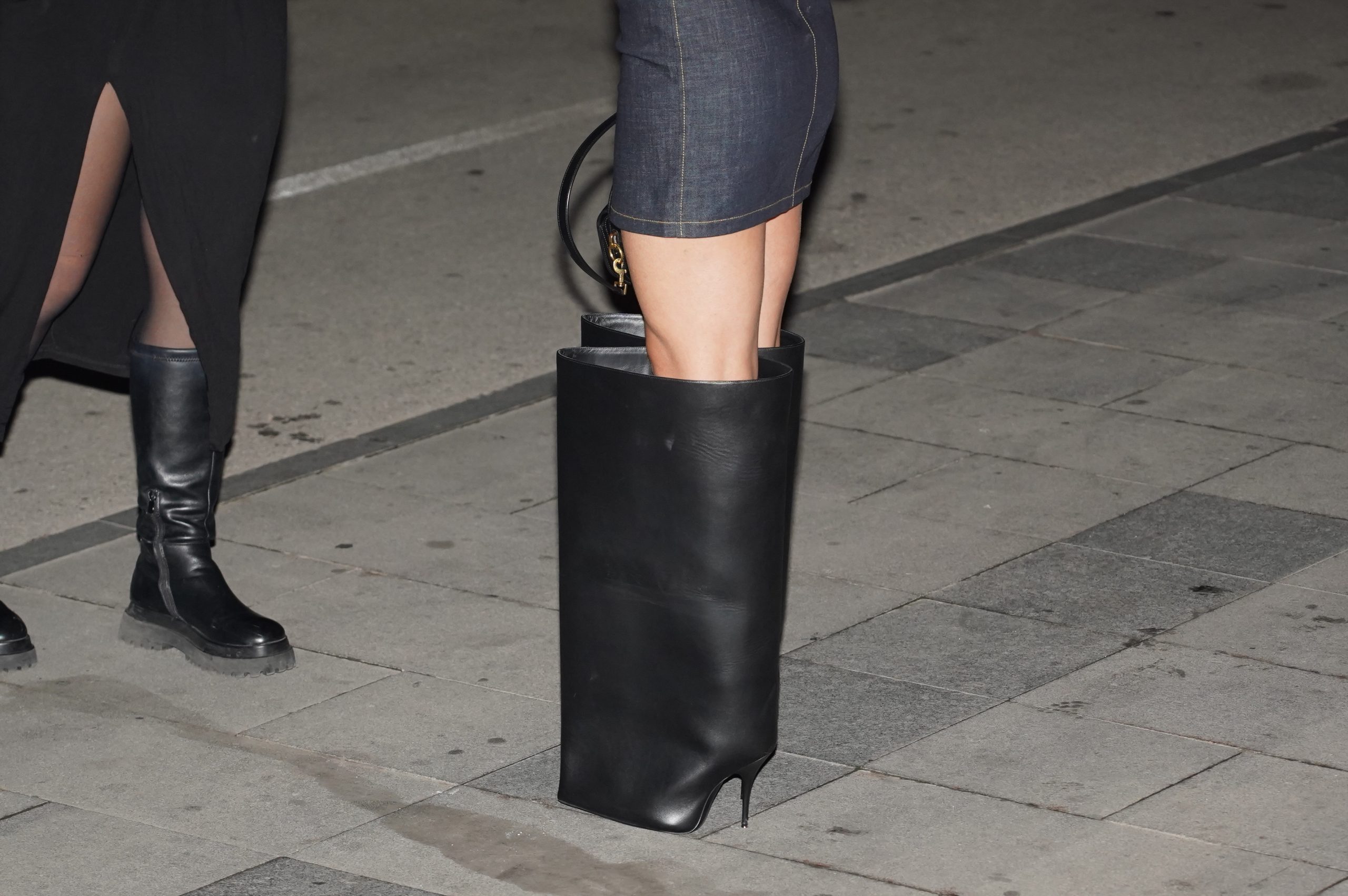 Edita ponela modni komad vredan 2.100 dolara: Njen autfit privukao veliku pažnju, uporedili je sa Jelenom Karleušom (FOTO) 2 nucci 24102024 0183 scaled