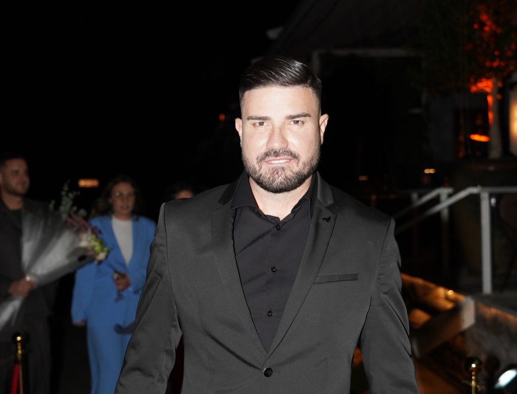 Oženio se MC Stojan?! Mreže ne prestaju da bruje o novoj fotki popularnog izvođača, svi se pitaju SAMO JEDNO (FOTO) 1 teoeodra dzehverovic 15052024 0238