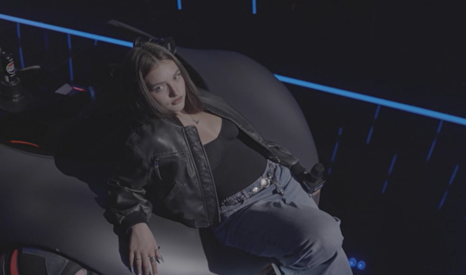 "Tvrdoglava sam i bezobrazna": Nina Simonović iskreno o svojim osobinama, podršci, reakcijama i suzama nakon prolaska u Top 12 2 Screenshot 2024 11 08 131714