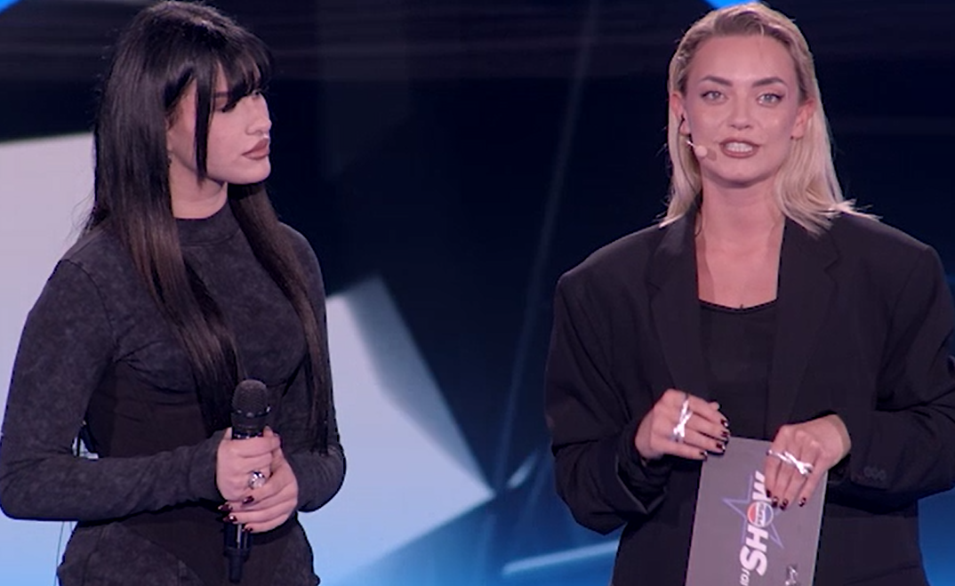 "Teško mi je što sam se odvojila od porodice": Lana iskreno o podršci roditelja, njihovom razvodu i sestri bliznakinji - mnoge je iznenadilo čime se ona BAVI! 4 Screenshot 2024 11 08 132410