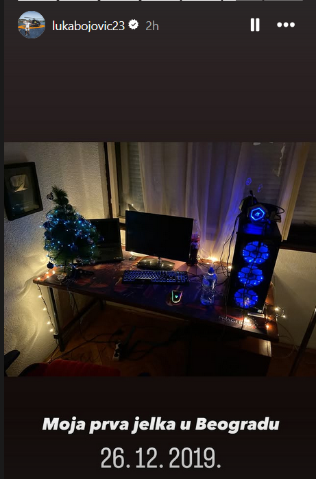 Lux otvorio vrata svog raskošnog doma: Jutjuber se pohvalio bajkovitom prazničnom dekoracijom, pa se prisetio i skromnog stana u kom je nekada živeo (FOTO) 12 Screenshot 2024 11 26 161635