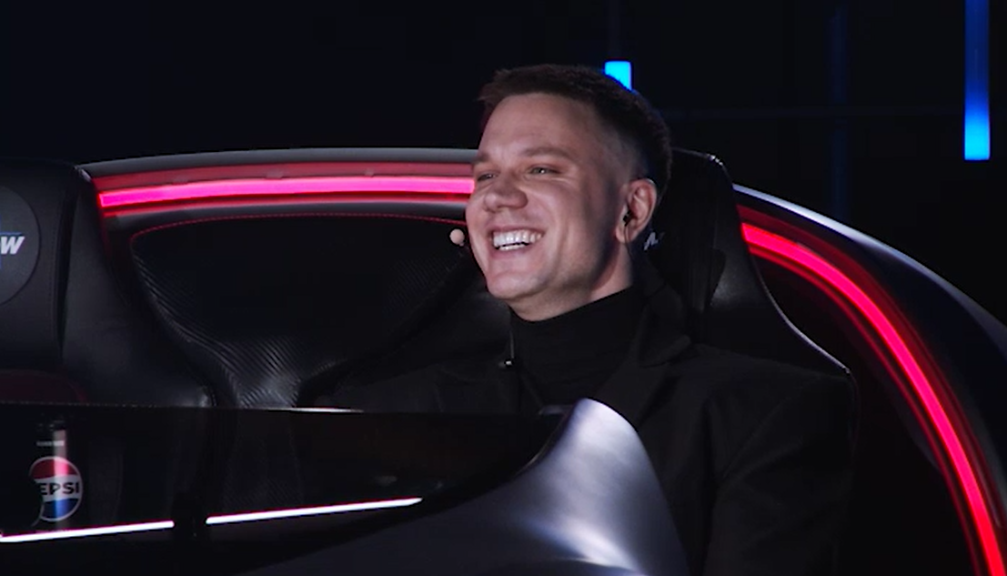 "Ne pamtim da sam video ovakvu pojavu na sceni": Nina Coach-eve vratila u osamdesete godine, nastupom zapalila stejdž 3 Screenshot 2024 12 26 182718