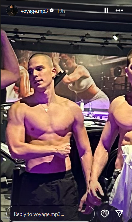 Pohvalio se rezultatima napornih treninga: Vojaž pokazao isklesane mišiće, pa fotografijom zapalio Instagram - razlika je neverovatna! (FOTO) 2 Screenshot 2025 01 22 131414