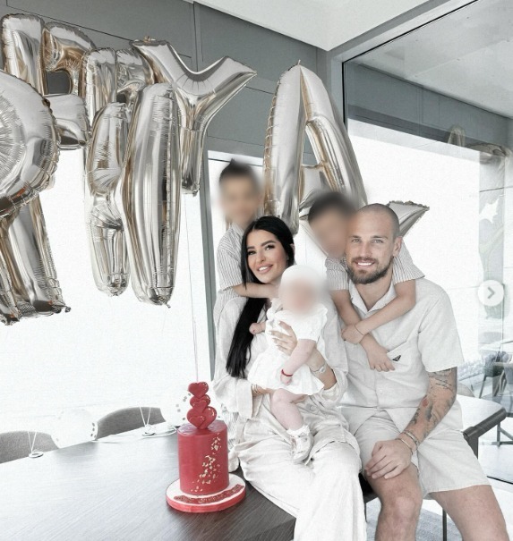 blur photo.com 1740739969