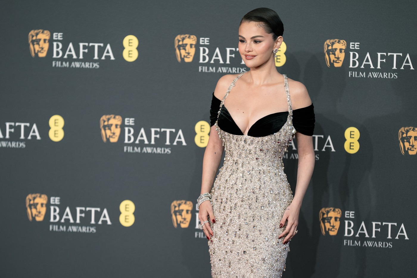 Nikad smelije izdanje Selene Gomez: Glumica napravila pometnju na crvenom tepihu, a svi su gledali u jedan detalj! (FOTO) 2 profimedia 0965071121