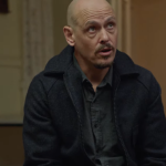 "Skrivena" serija koju gledaoci smatraju boljom i od "Breaking Bad"-a: Ima čak 98% na Rotten Tomatoes-u, kritičari je opisuju kao IZVANREDNU 3 Screenshot 2025 03 14 110304