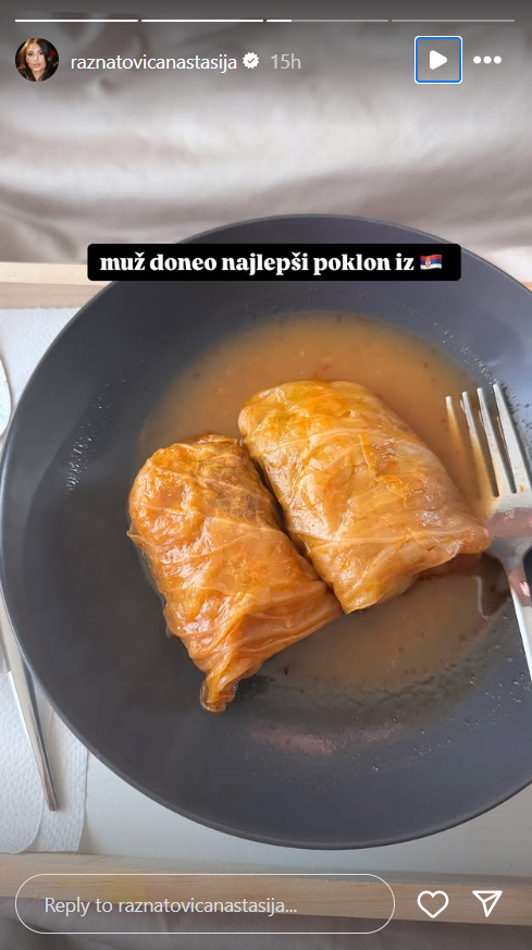 Nemanja Gudelj iznenadio Anastasiju Ražnatović neobičnim poklonom! Iz Srbije joj doneo nešto neočekivano, ona sve oduševljeno podelila na mrežama (FOTO) 2 Screenshot 2025 03 25 095610
